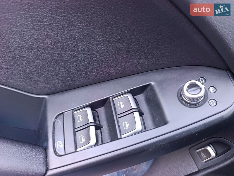 Седан Audi A4 2014 в Львові