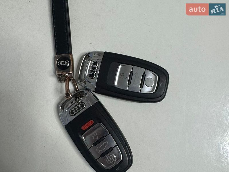 Седан Audi A4 2014 в Львові