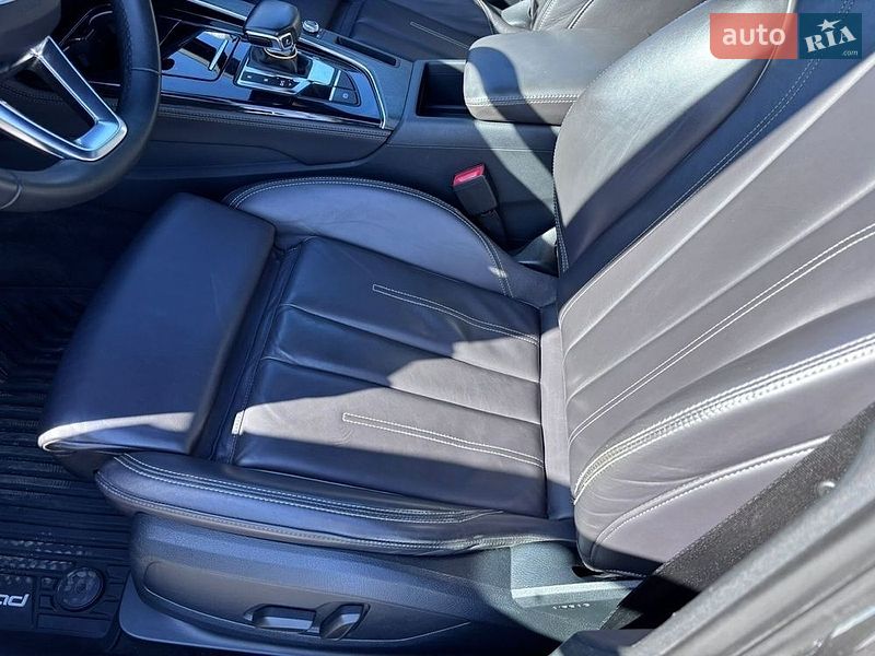 Универсал Audi A4 2021 в Киеве