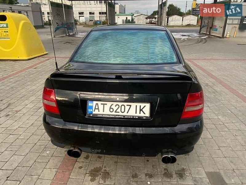 Седан Audi A4 2000 в Івано-Франківську