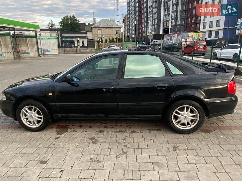 Седан Audi A4 2000 в Івано-Франківську