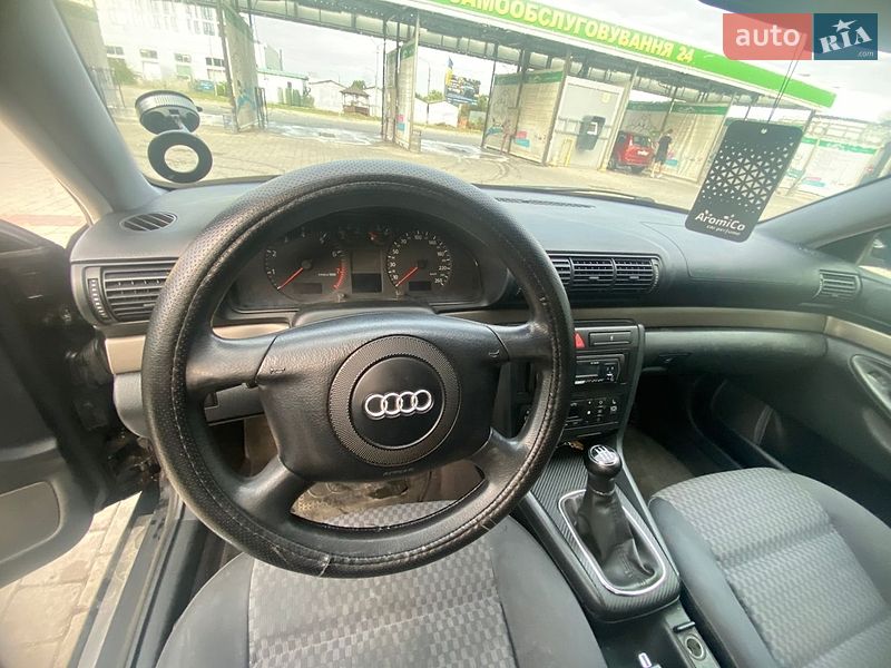 Седан Audi A4 2000 в Івано-Франківську