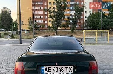Седан Audi A4 1996 в Дніпрі
