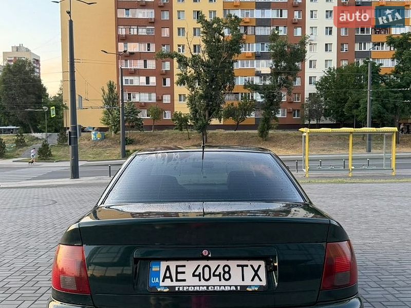 Седан Audi A4 1996 в Дніпрі