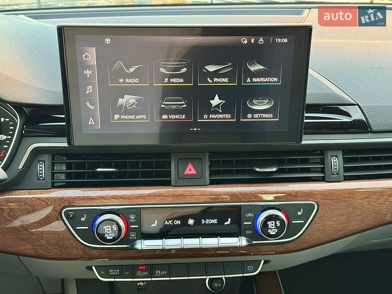 Седан Audi A4 2021 в Києві