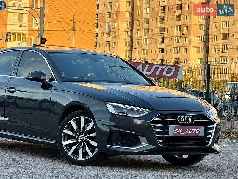 Седан Audi A4 2021 в Києві