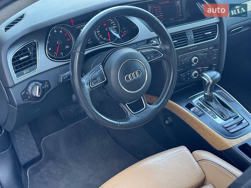 Седан Audi A4 2012 в Днепре