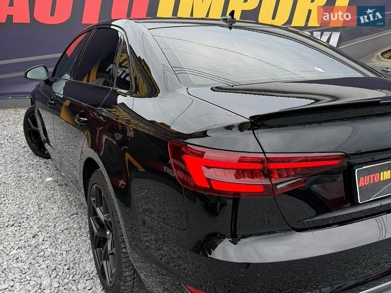 Седан Audi A4 2018 в Стрые