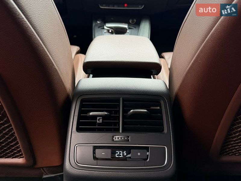 Седан Audi A4 2018 в Стрые