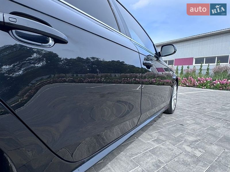 Седан Audi A4 2014 в Луцке