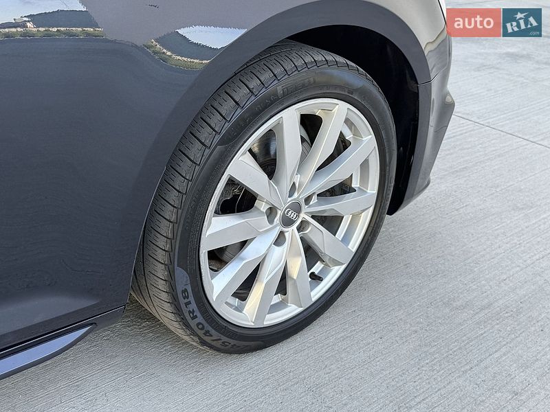 Седан Audi A4 2018 в Луцьку