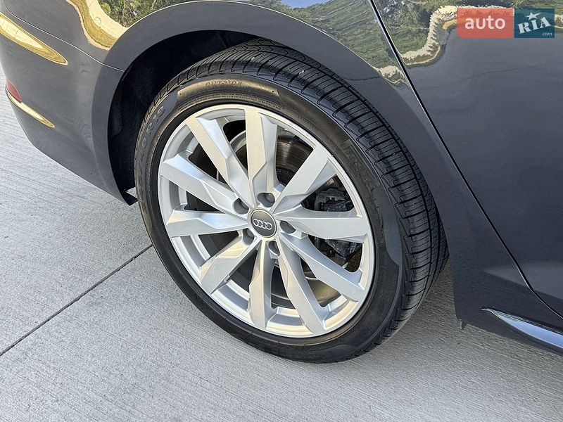 Седан Audi A4 2018 в Луцьку