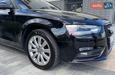 Седан Audi A4 2012 в Ірпені