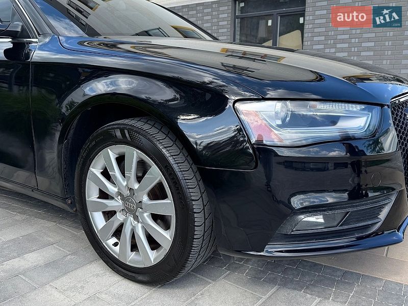 Седан Audi A4 2012 в Ірпені