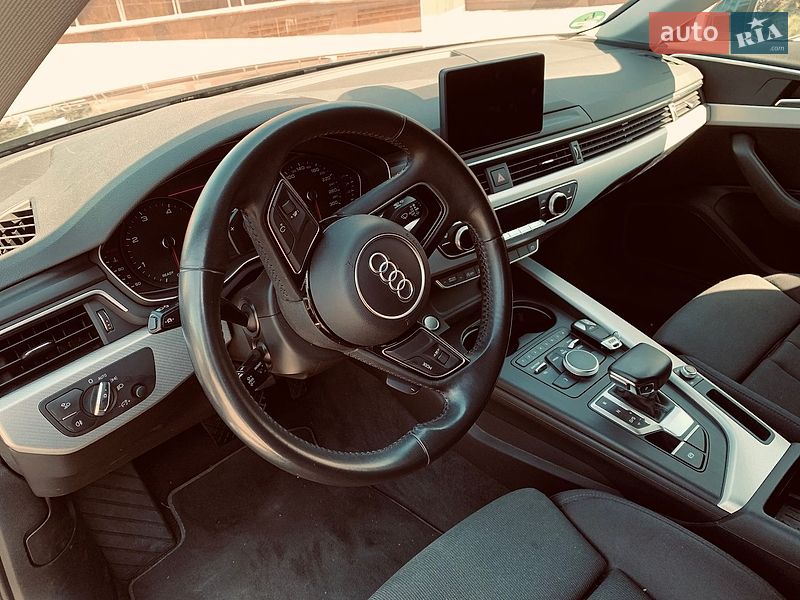 Универсал Audi A4 2018 в Киеве