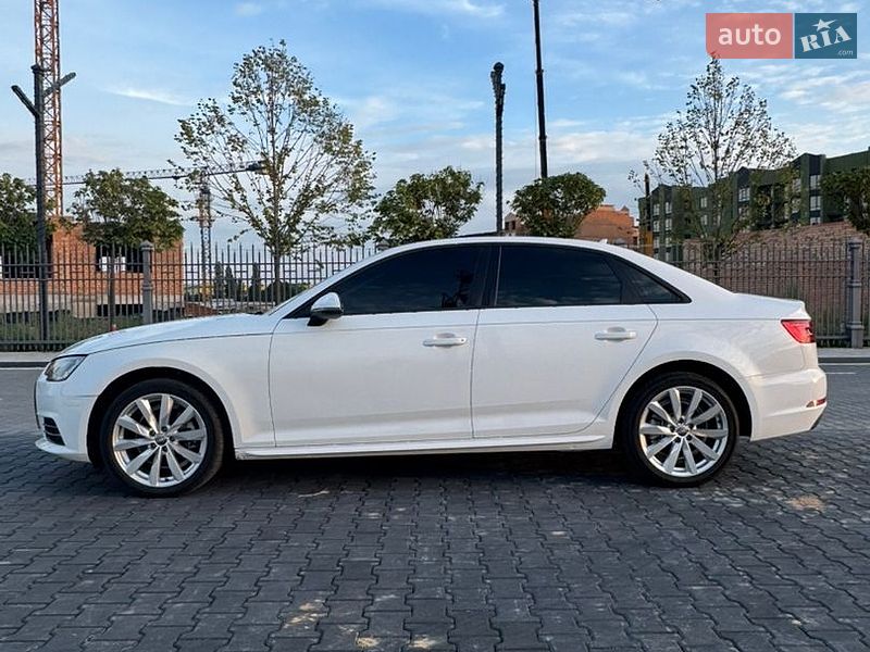 Седан Audi A4 2018 в Одессе