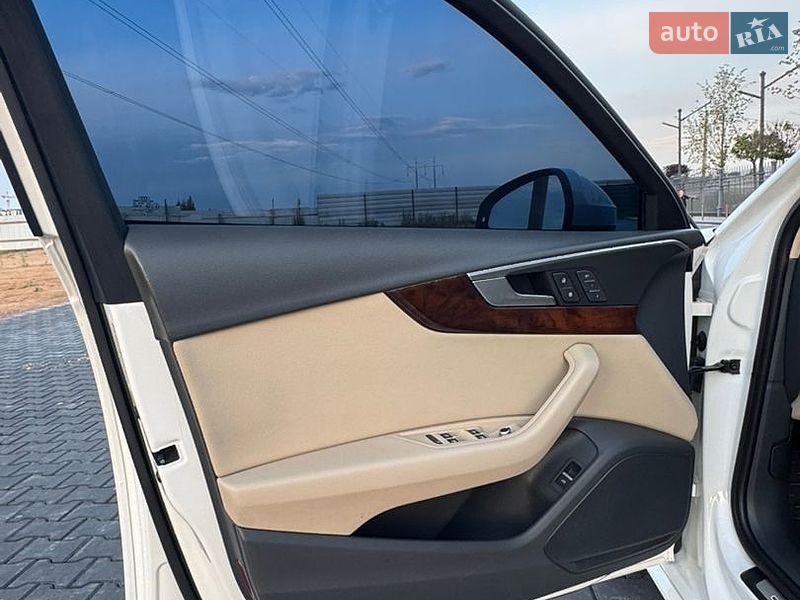 Седан Audi A4 2018 в Одессе