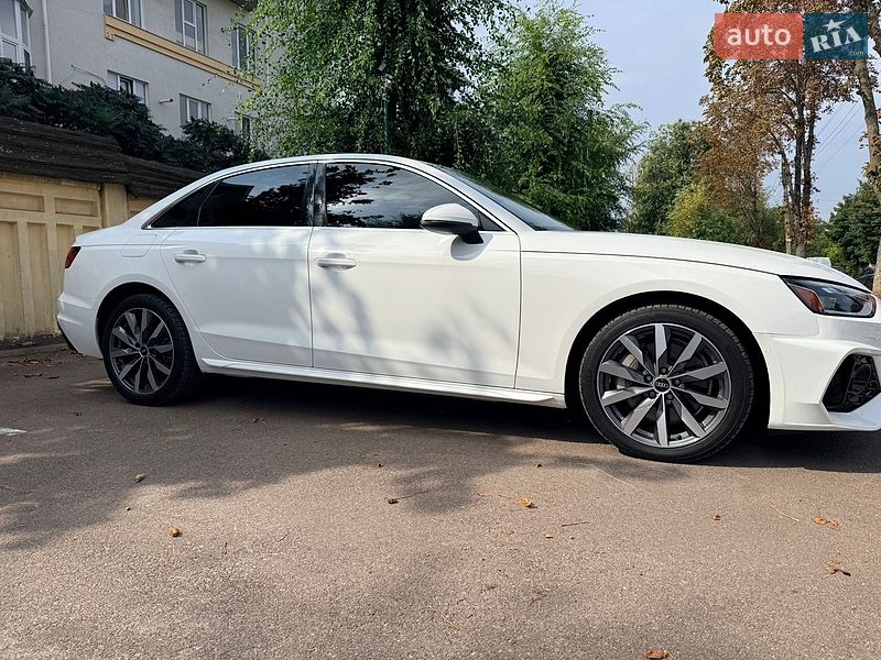 Седан Audi A4 2021 в Харкові