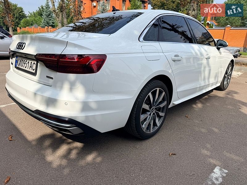 Седан Audi A4 2021 в Харкові
