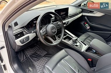 Седан Audi A4 2021 в Харкові