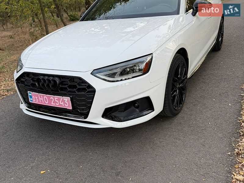 Audi A4, фото з оголошення