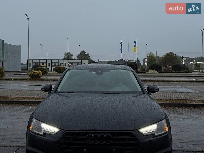 Седан Audi A4 2019 в Тячеве