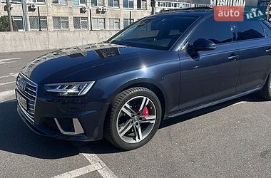 Седан Audi A4 2015 в Києві