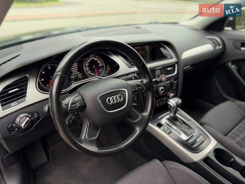Седан Audi A4 2013 в Києві