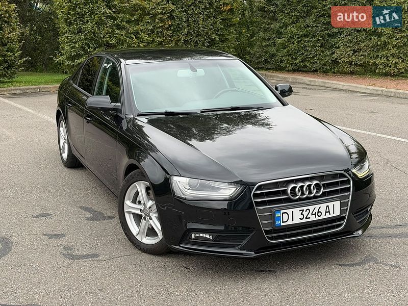 Седан Audi A4 2013 в Києві