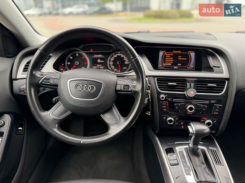 Седан Audi A4 2013 в Києві
