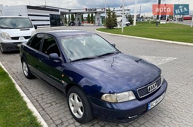 Седан Audi A4 1996 в Львові