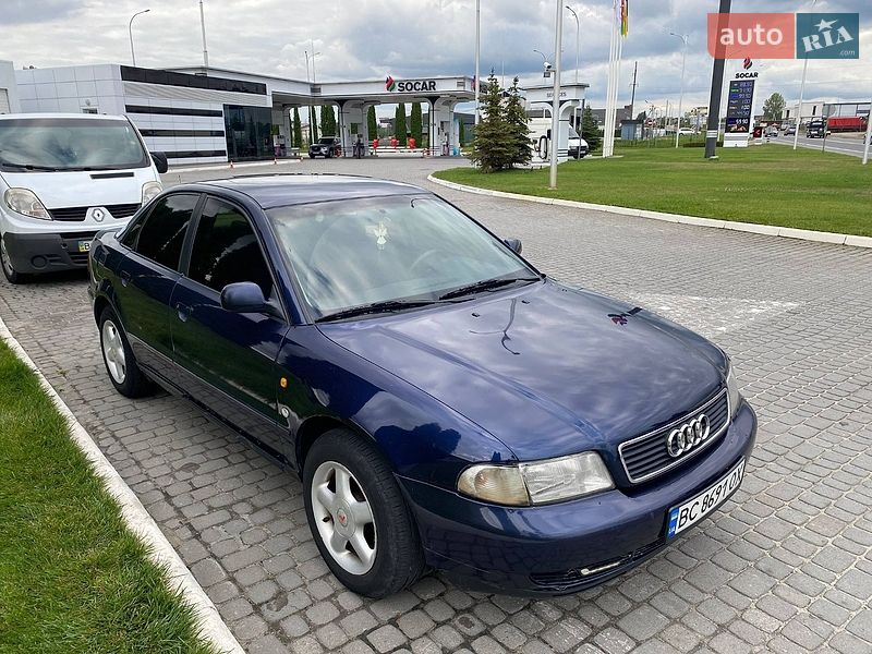 Седан Audi A4 1996 в Львові