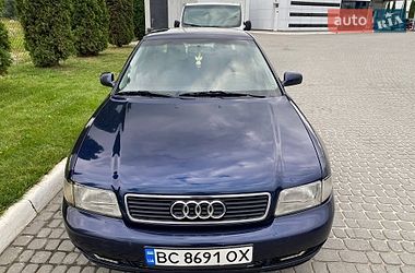 Седан Audi A4 1996 в Львові