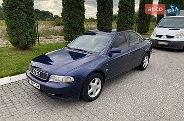Седан Audi A4 1996 в Львові