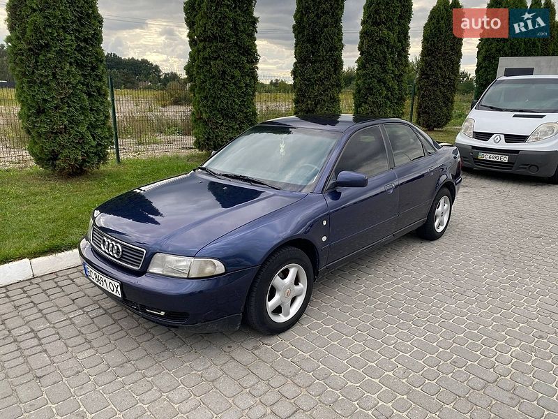 Седан Audi A4 1996 в Львові