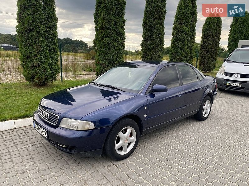 Седан Audi A4 1996 в Львове