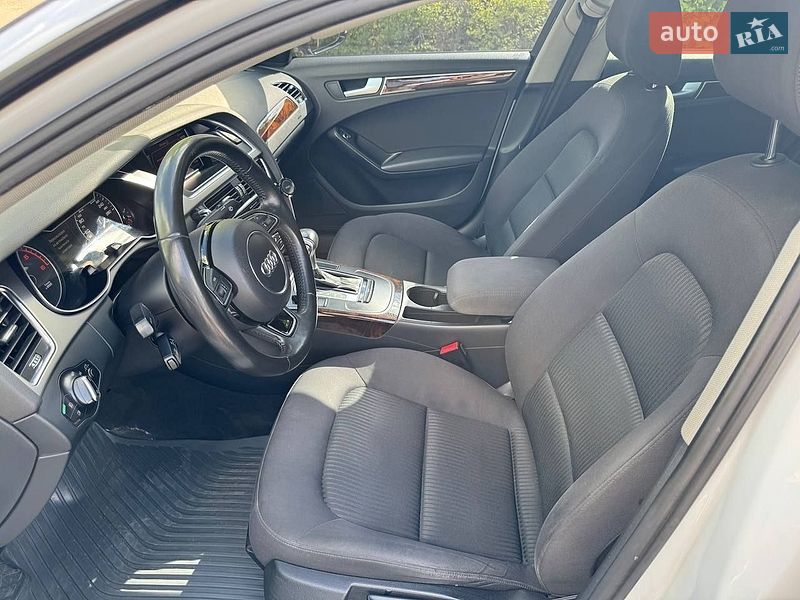 Седан Audi A4 2012 в Киеве