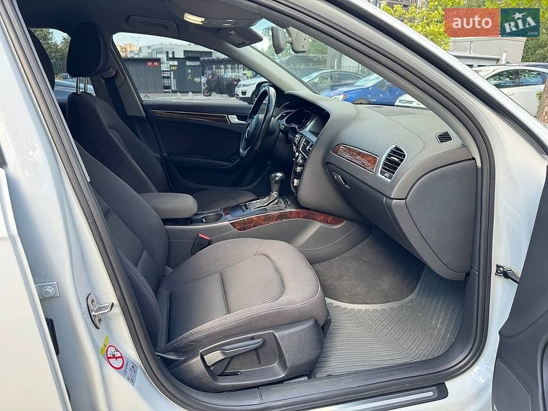 Седан Audi A4 2012 в Киеве