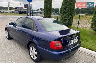 Седан Audi A4 1996 в Львові
