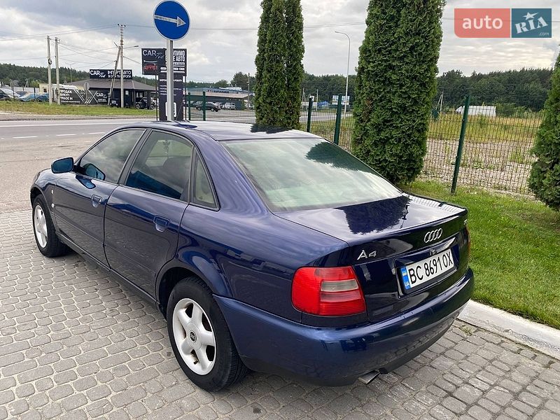 Седан Audi A4 1996 в Львові