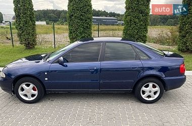 Седан Audi A4 1996 в Львові