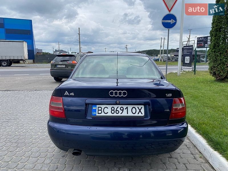 Седан Audi A4 1996 в Львове
