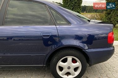 Седан Audi A4 1996 в Львові