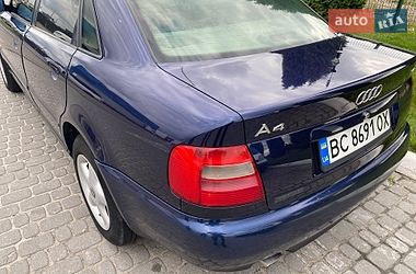 Седан Audi A4 1996 в Львові