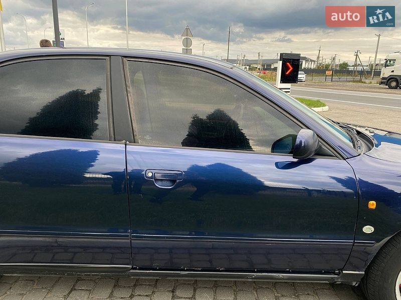 Седан Audi A4 1996 в Львові