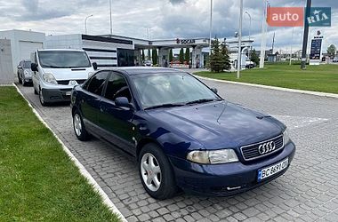 Седан Audi A4 1996 в Львові