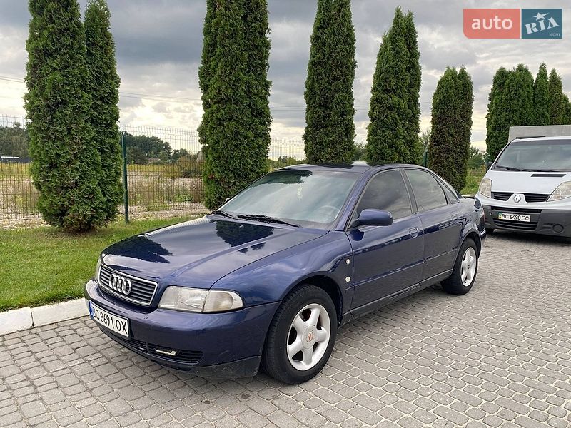 Седан Audi A4 1996 в Львові