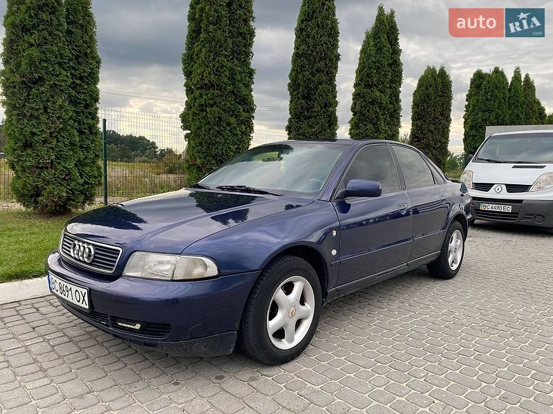 Седан Audi A4 1996 в Львові