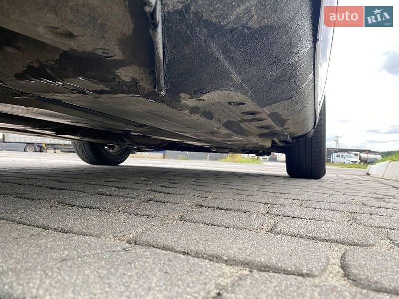 Седан Audi A4 1996 в Львові