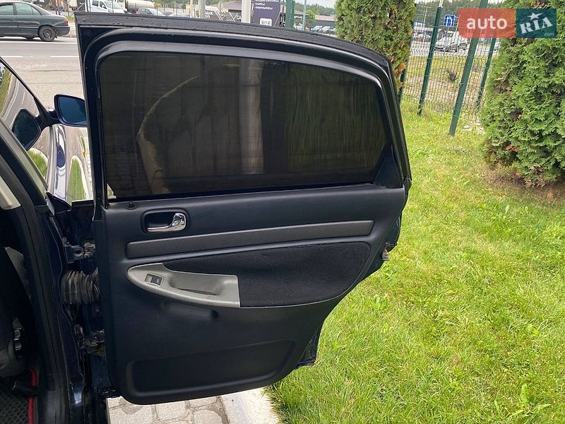Седан Audi A4 1996 в Львові
